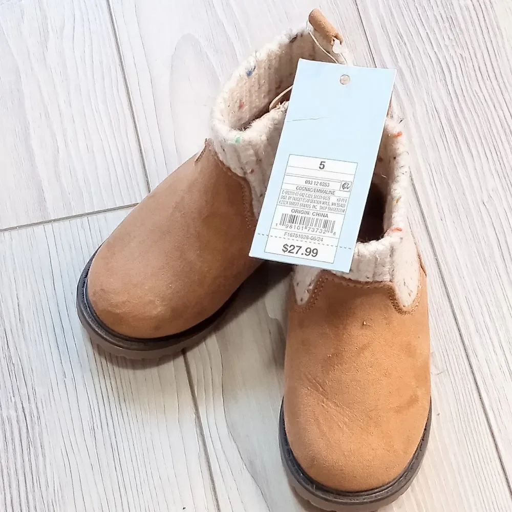 (19-3968)  Cat & Jack Boots Sz 5